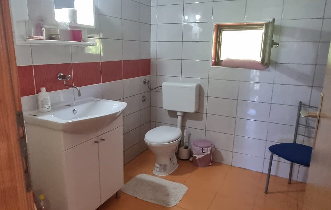 Nahorevo kuca 12