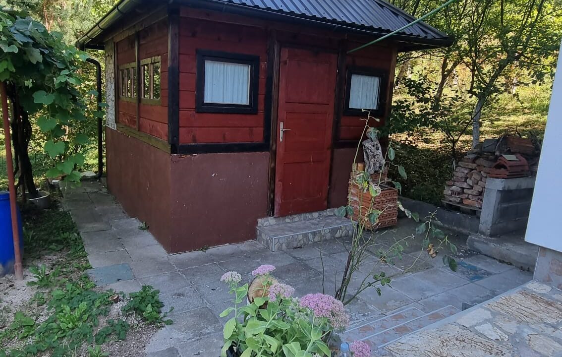Nahorevo kuca 2